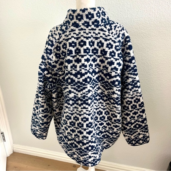 New Vineyard Vines blue white fleece popover 2X - Picture 2 of 3